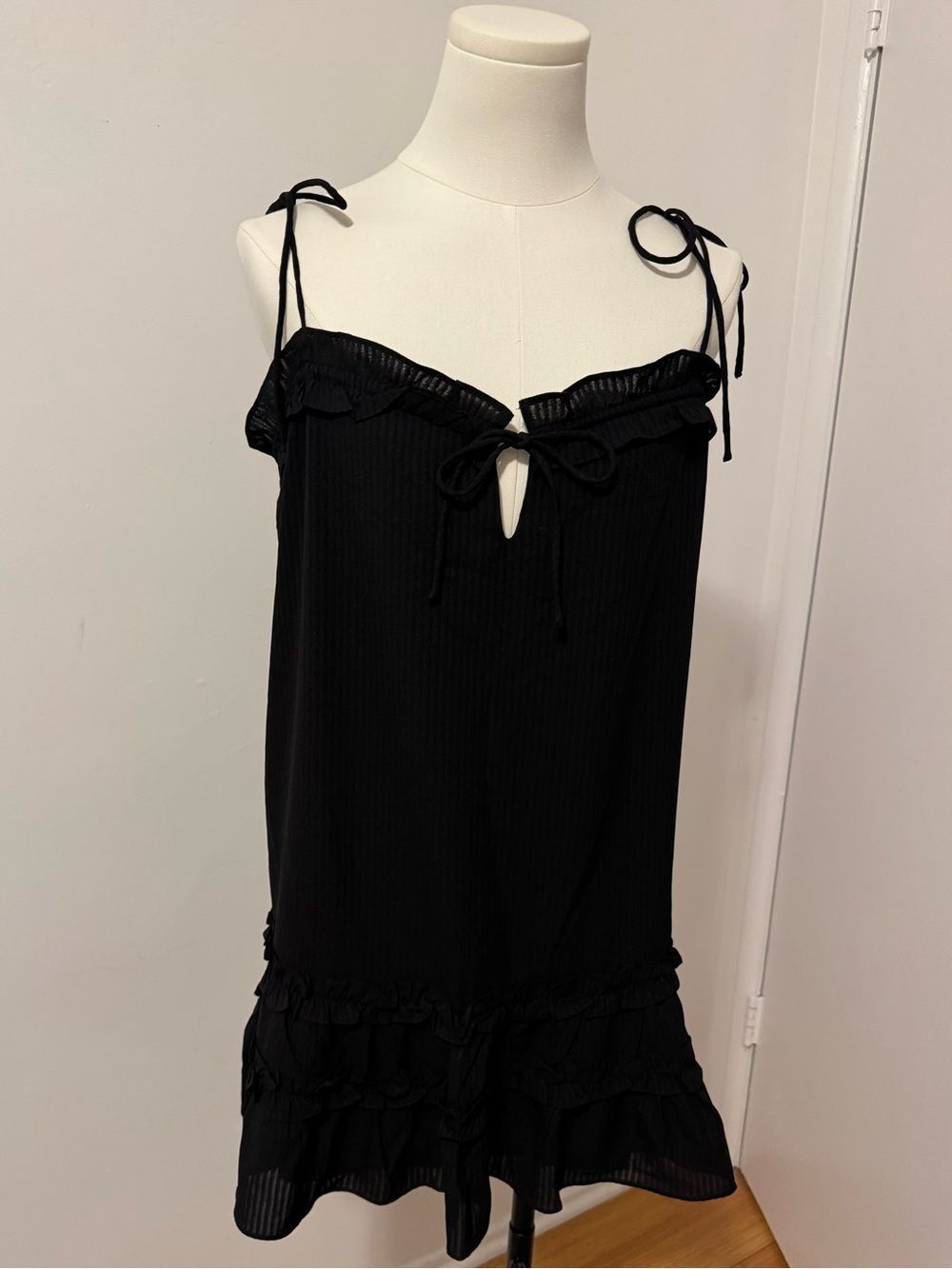 NWT Tularosa Black Ruffle Midi Dress medium